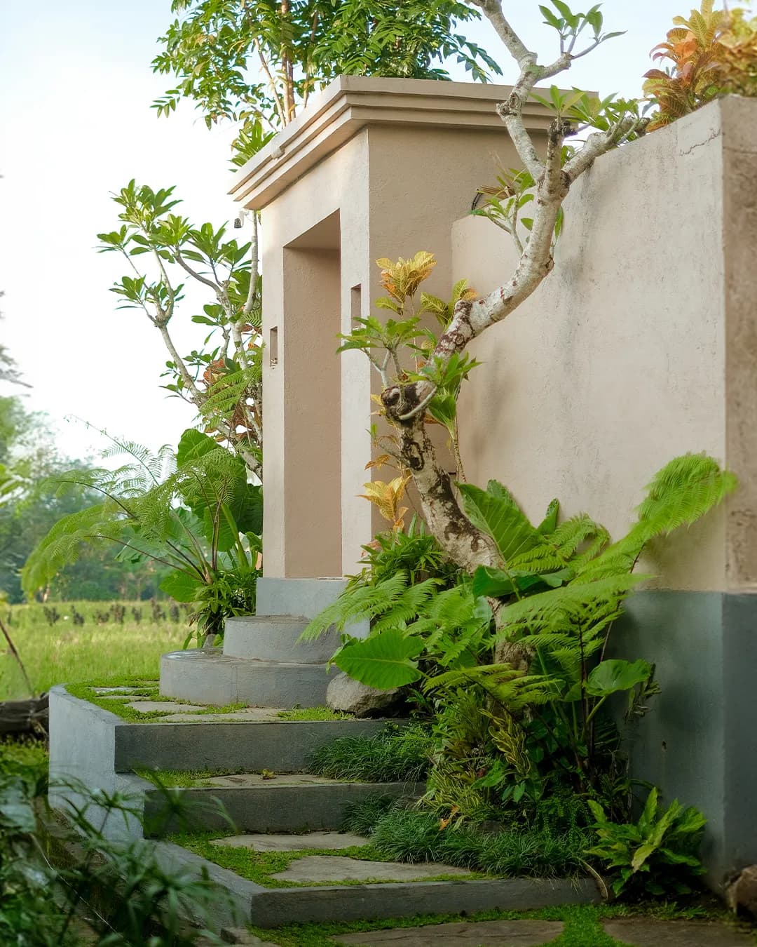 Private villa entrance door with natural wood design in Ubud